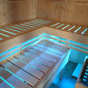 Eclairage d’ambiance du dessous du banc avec quatre tubes lumineux LED coloré avec télécommande pour sauna – Karibu