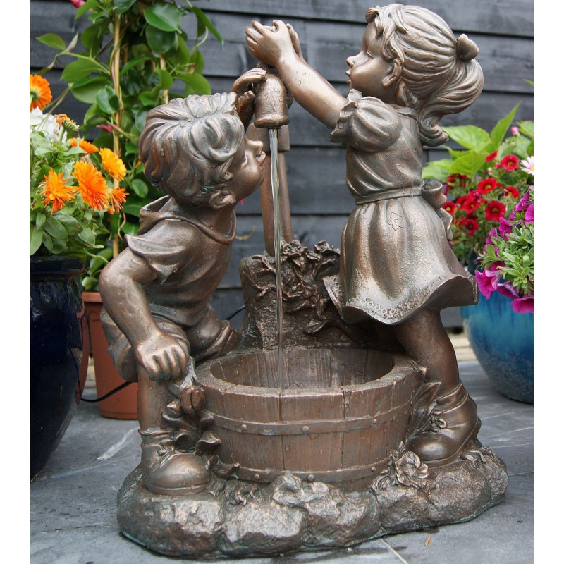 Fontaine extérieure ou intérieure en polyrésine Menphis kit complet avec pompe Ubbink