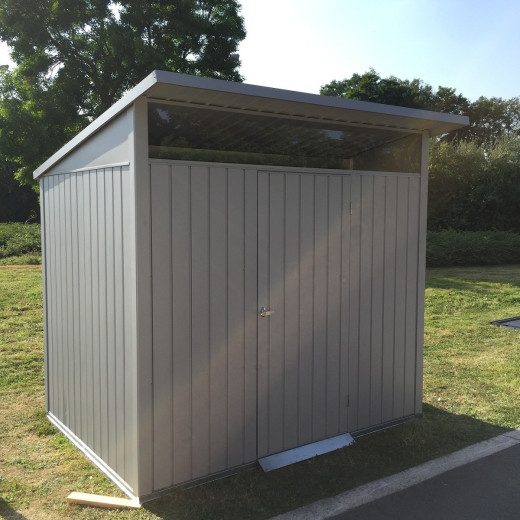 Abri de jardin en métal gris 3,92m² - DURAMAX + kit d'ancrage + kit de fondation