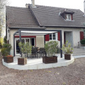 Pergola bioclimatique aluminium anthracite 10,80m² + toit avec lames ovales écru HABRITA
