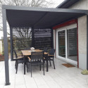 Pergola bioclimatique aluminium anthracite 10,80m² toit avec lames ovales aluminium + ventelles latérales pour côté 3m – HABRITA