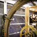 Porte-vélo vertical pour les abris Yukon, Skylight et Rubicon – Canopia