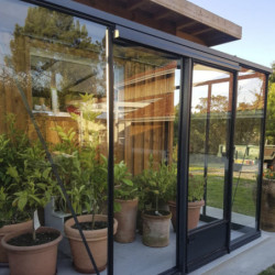 Serre adossée LUXIA 8,4m² H212cm en aluminium laqué et verre trempé 4mm + embase incluse - Lams