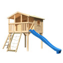 Cabane en bois avec toboggan bleu et échelle de cordes Benjamin Akubi