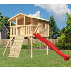 Cabane en bois brut - toboggan rouge - rampe en bois Benjamin Akubi