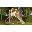 Cabane en bois brut - toboggan rouge - rampe en bois Benjamin Akubi