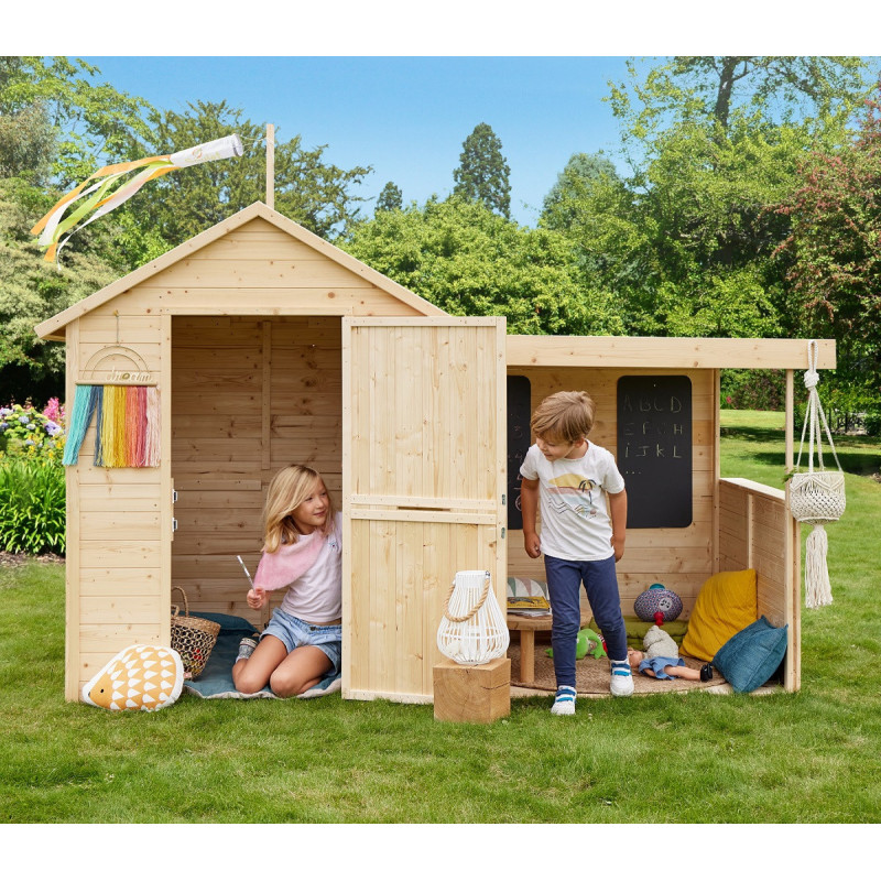 Cabane en bois brut Sarah avec préau et tableaux noirs SOULET