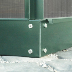 Embase H.6cm en acier vert pour les serres de jardin 6,7m² - Vitavia